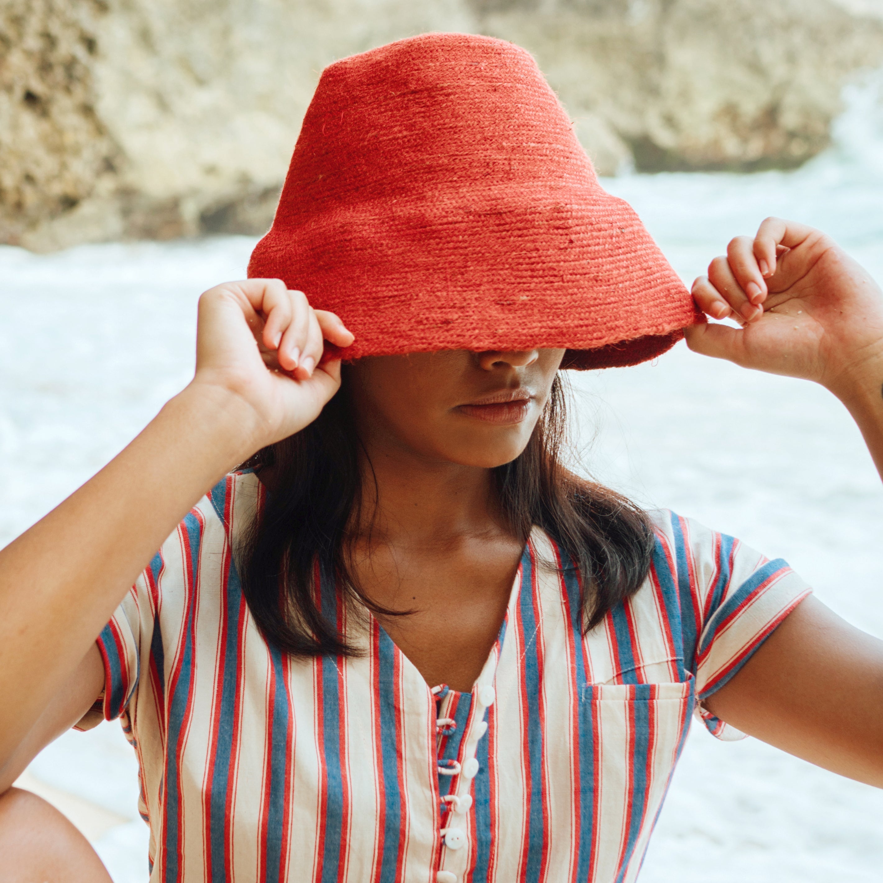 The Naomi Jute Clochet Straw Hat In Red