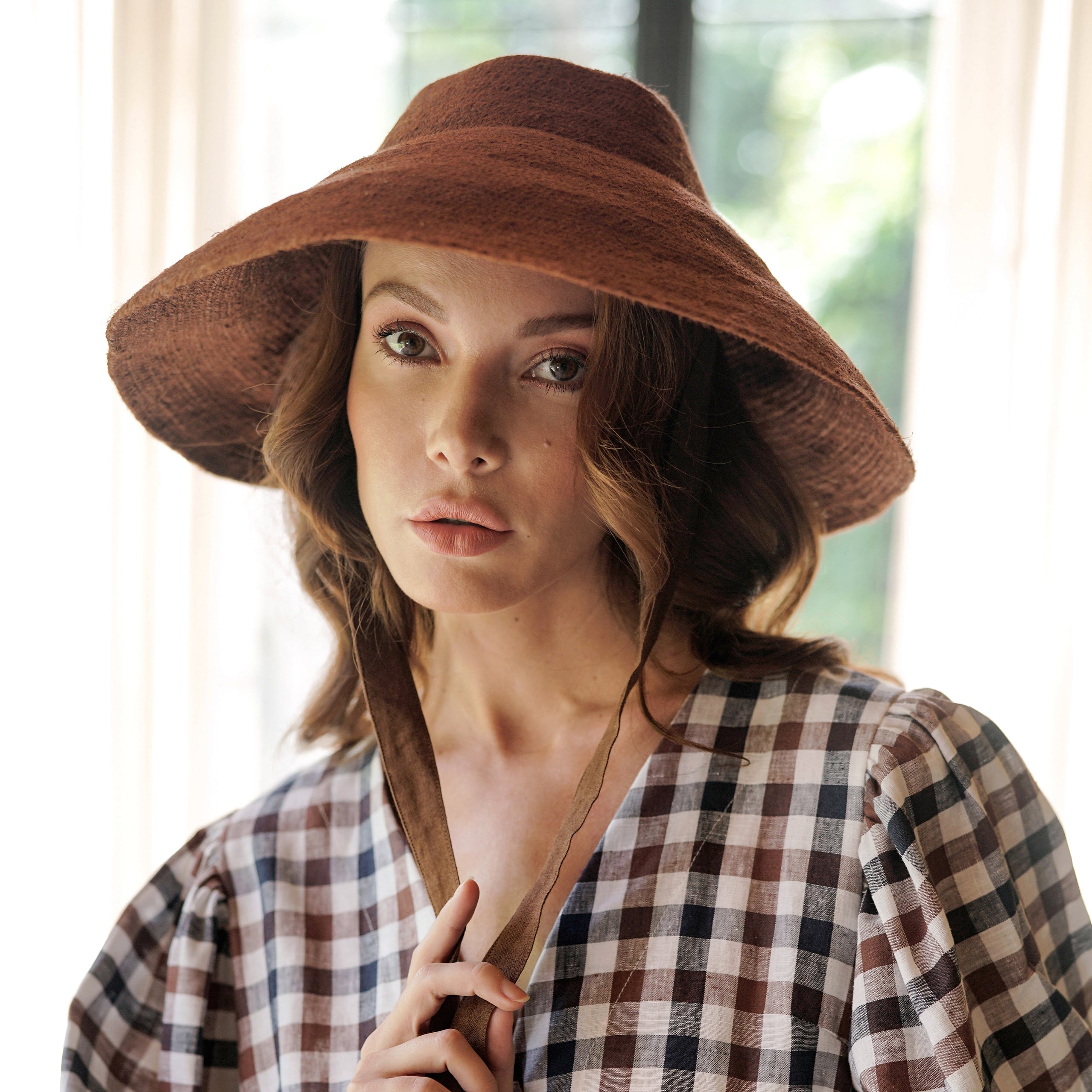 The Reign Jute Hat In Burnt Sienna